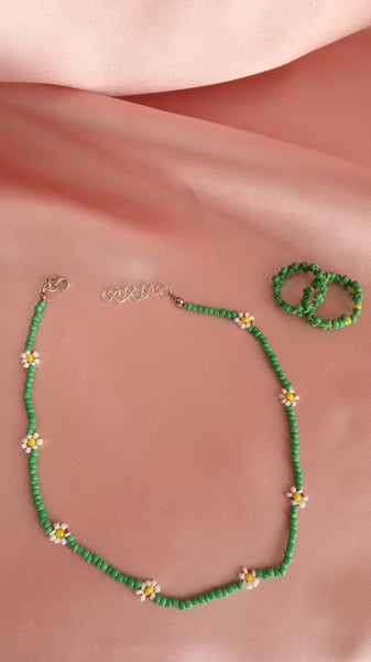 Daisy Rings and Necklace Set